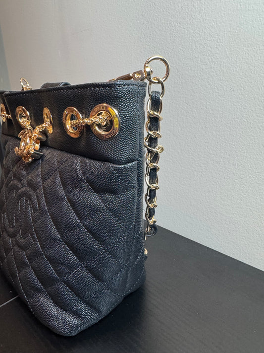 Chanel bucket bag with gold-tone hardware (New/GWP)