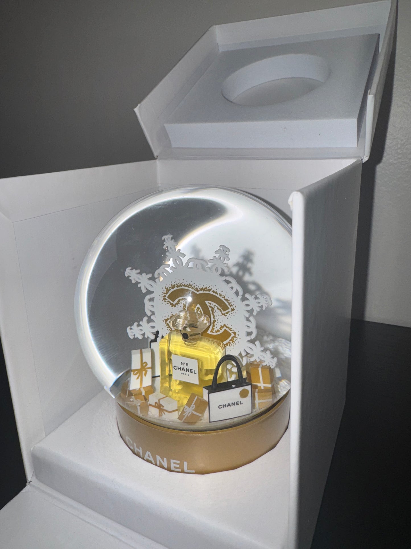 Chanel Snow Globe (New/GWP)