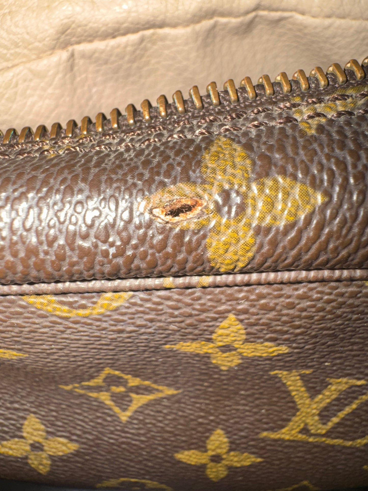 Louis Vuitton Trousse Toilette